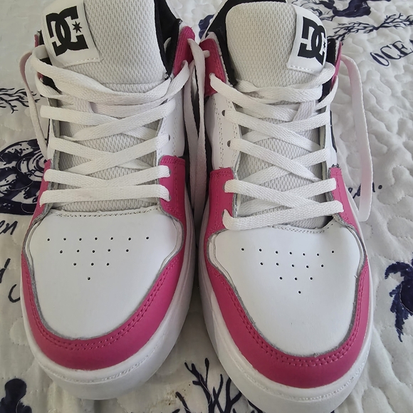DC Fuchsia and White Skate Shoes - Picture 7 of 8